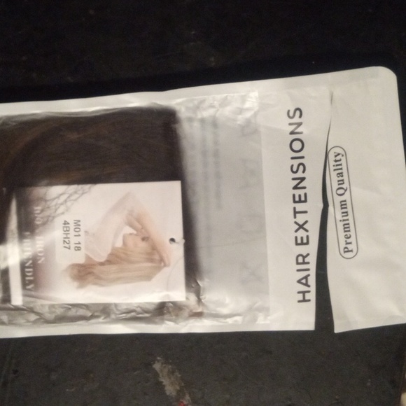 Hair extensions - Picture 2 of 2